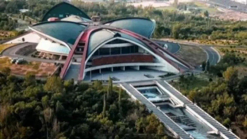 Փորձել են գողանալ մարզահամերգային համալիրի տանիքի թիթեղները