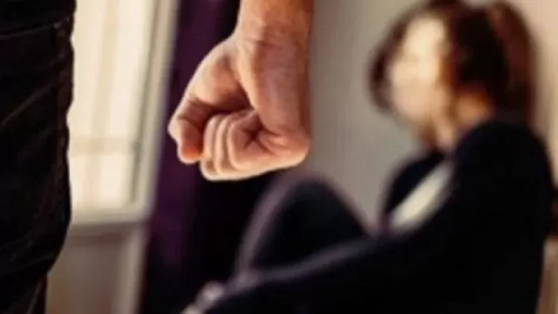 28-ամյա կնոջ ծեծելու կասկածանքով բերման է ենթարկվել 3 երիտասարդ