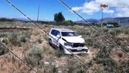 Գեղարքունիքի մարզում Toyota Land Cruiser-ն մի քանի պտույտ շրջվելով՝ հայտնվել է ձորակում
