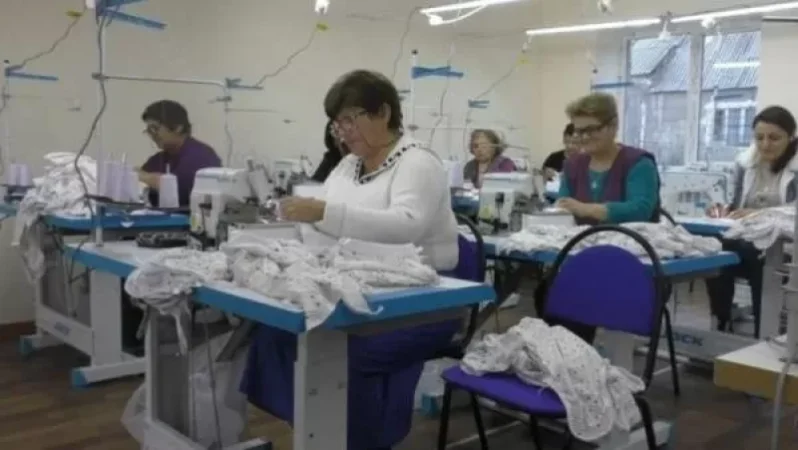 Վանաձորի «Գլորիա» կարի ֆաբրիկան վերսկսել է աշխատանքը, սակայն աշխատակիցների մեծ մասը չի հաճախում. 168․ am