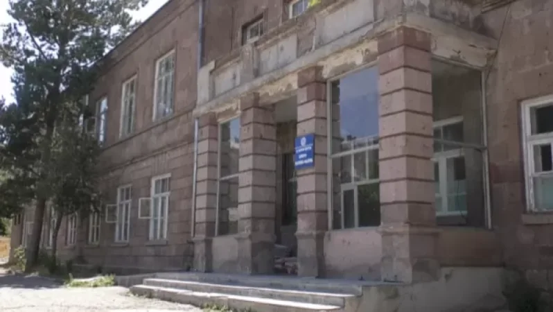 Արթիկի հիվանդանոցի թերապևտիկ բաժանմունքը փակ է, բժիշկներն ինքնամեկուսացած են․ Armlur