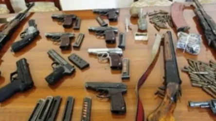 Ինքնաձիգ, ատրճանակներ, նռնակներ․ քաղաքացիները կամավոր զենք-զինամթերք են հանձնել