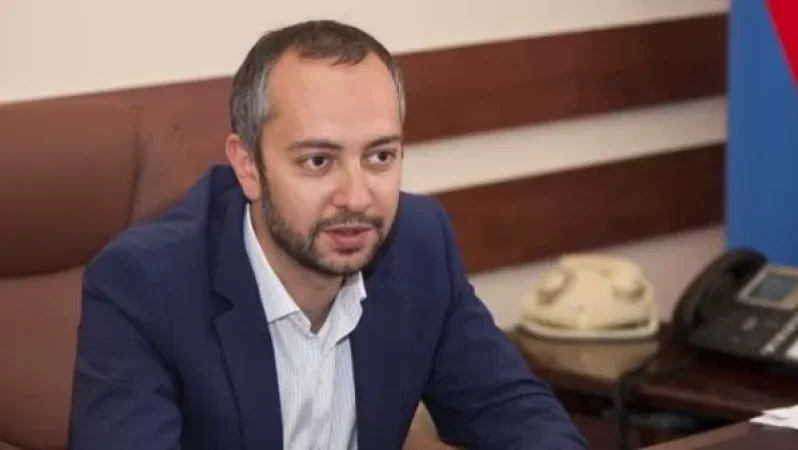 Ովքեր փորձում են ինձ ներկայացնել որպես պաշտոնից կուրացած և հղփացած մոլորյալի, չեն պատկերացնում՝ ում հետ գործ ունեն․ Աղաջանյան