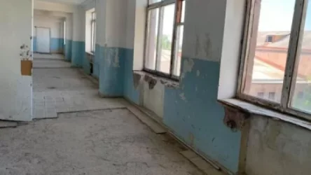 Նախարար Արայիկ Հարությունյանը լուսանկարներ է հրապարակել Բարձրաշենի կիսավեր դպրոցից