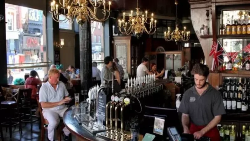 Բրիտանիայում այսօր բացվել են փաբերը, ռեստորանները, թանգարանները և գյուղատնտեսական ֆերմաները