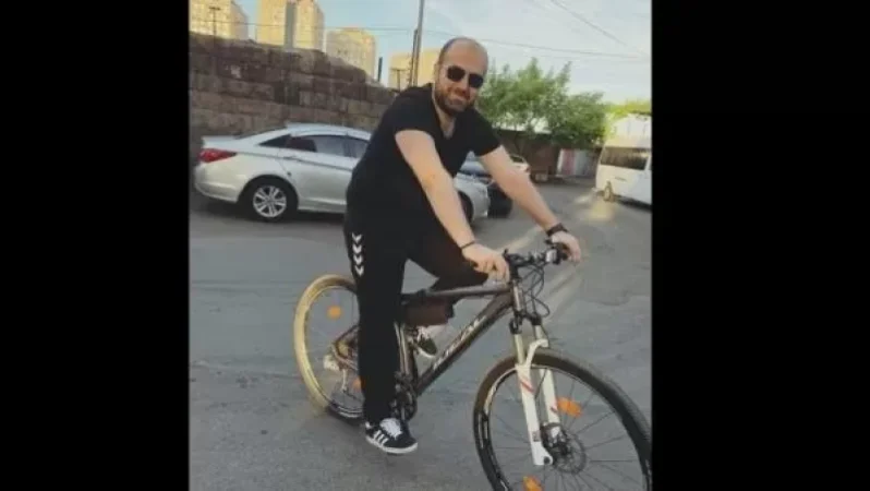 Photograph: Bicycles of Former Minister and His Son Stolen