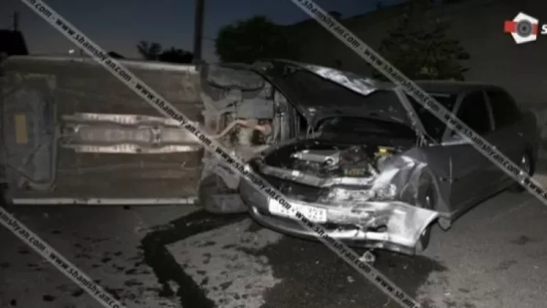 Խոշոր ավտովթար Զովունի գյուղի հուշարձանի մոտ Opel Combo-ն բախվել է Opel Vectra-ին և կողաշրջվել