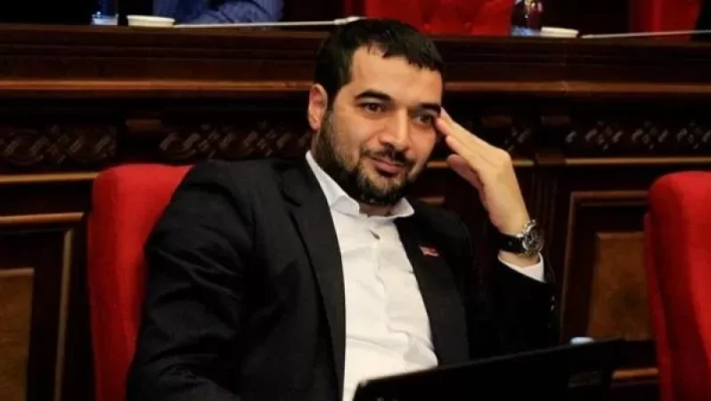 «Խնդրել է իր մասով հայցը մերժել, քանի որ «երկրի առաջին աներձագ» պաշտոն գոյություն չունի». Հրաչյա Հակոբյան