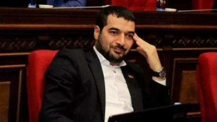 «Խնդրել է իր մասով հայցը մերժել, քանի որ «երկրի առաջին աներձագ» պաշտոն գոյություն չունի». Հրաչյա Հակոբյան