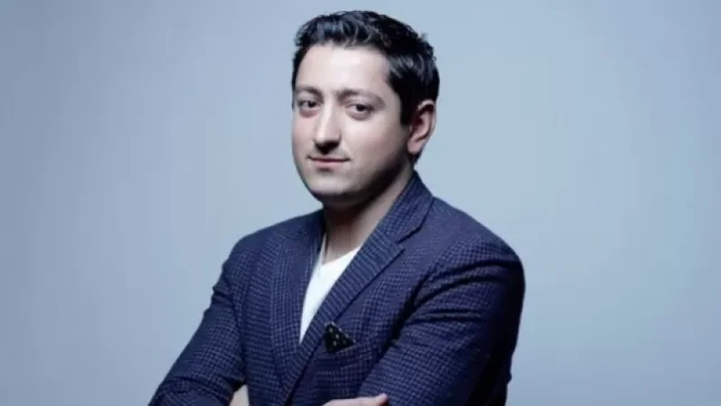 Երևանում թալանել են «Քառյակ Մեդիա» ընկերության տնօրենի Mercedes-ը