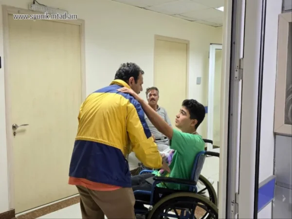 ԼՈՒՍԱՆԿԱՐՆԵՐ. Իրանի գլխավոր հյուպատոսը և Սյունիքի մարզպետը տեսակցել են ավտոբուսի վթարի հետևանքով տուժածներին