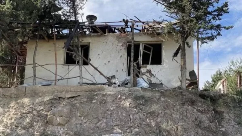 Հրետակոծել են Այգեպար գյուղը. վնասվել է 7 տուն. ԱԻՆ աշխատակիցները մարում են  բռնկված հրդեհները. «Հետքի»