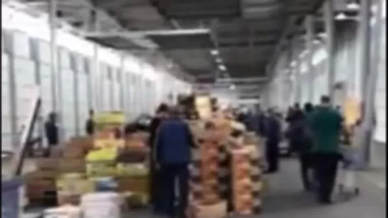 VIDEO: Moscow Market Administration Removes Armenian Trucks from the Market