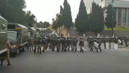 Ալիևը չգիտի զորքը մայրաքաղաքում պահի, թե սահման ուղարկի. փորձագետ