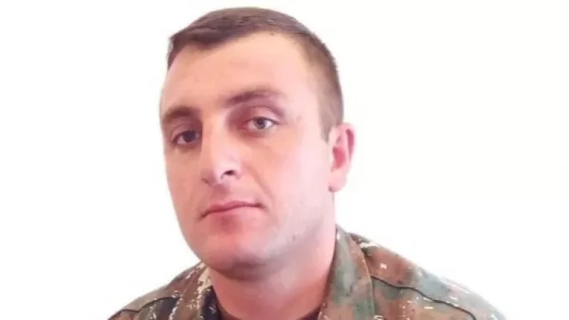 Իմ եղբոր որդին շատ նվիրված էր մեր հայոց բանակին, և նա ընկավ հերոսի մահով. զոհված Գարուշ Համբարձումյանի հորեղբայր