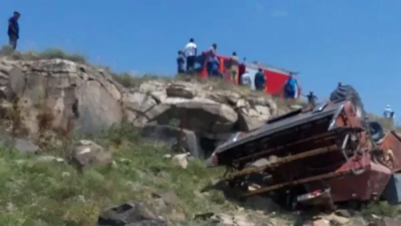 Բագրավան-Անիավան ավտոճանապարհի 6 կմ-ին հացահատիկային «НЕВА СК-5М» մակնիշի կոմբայնը  շրջվել է ձորակը․ կա տուժած