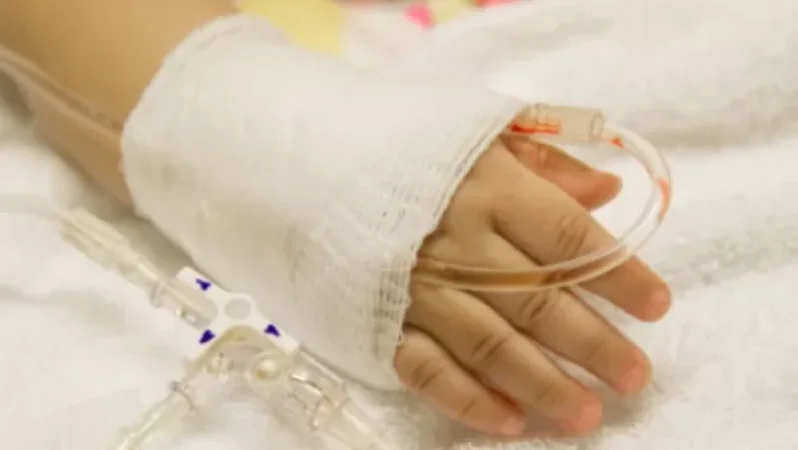 Գյումրիում՝ 4-րդ հարկից ընկած 6 տարեկան երեխան, գիտակցության չգալով, մահացել է