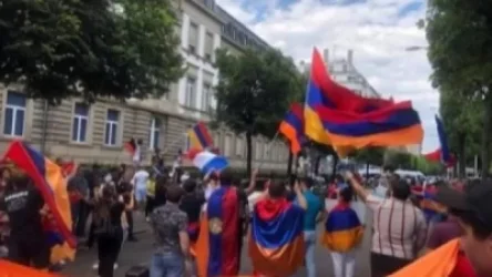 ՏԵՍԱՆՅՈՒԹ. Ստրասբուրգում հայերը հարենասիրական երգ ու պարի ներքո ցույց են անցկացրել