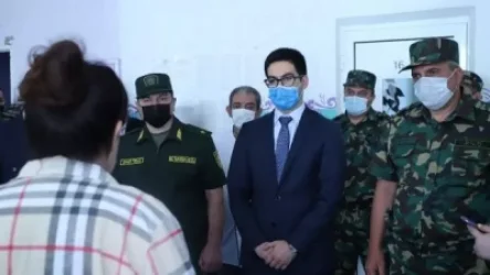 Ռուստամ Բադասյանը շրջել է «Աբովյան» և «Սևան» ՔԿՀ-ներում