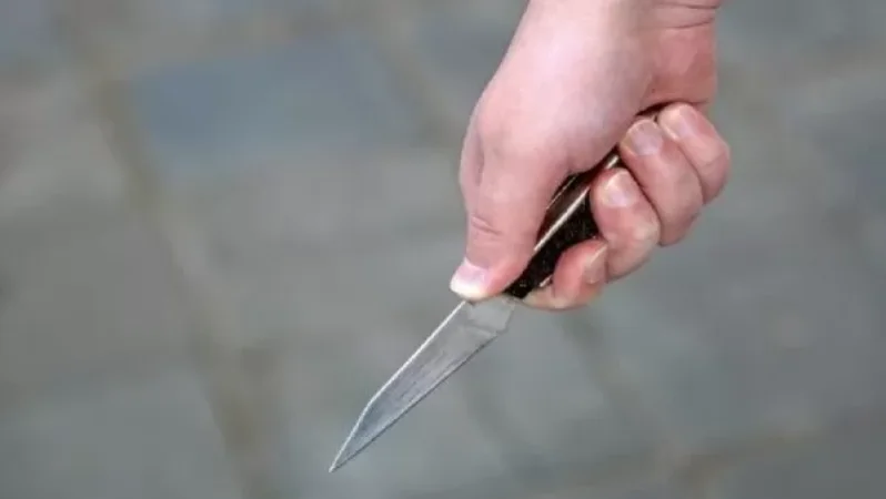 Սուպերմարկետի մոտ դանակներով զինված քաղաքացիներ են վիճաբանել. 25-ամյա երիտասարդը դանակահարել է երկու հոգու