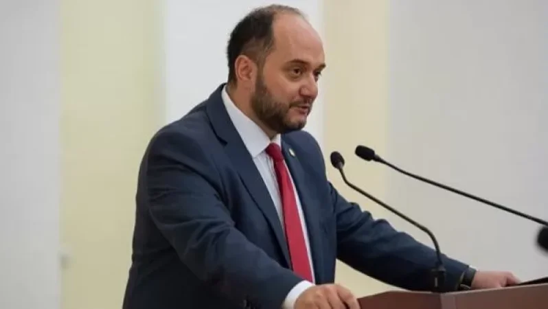 Հարսանիք գնալու ժամանակ ունի, բայց պատասխանելու՝ ոչ. պատգամավորները դժգոհել են․«Ժողովուրդ»