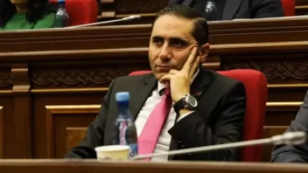 Բագրատյանի՝ խմբակցությունից դուրս գալու պատճառների մասին տեղյակ չեմ. Արման  Աբովյան