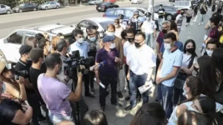 ԱԺ փոխնախագահը հանդիպել է դիմորդների և նրանց ծնողների հետ