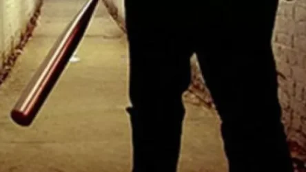 Դանակով և մահակներով զինված, մտել են գիշերային ակումբ, ծեծել մի երիտասարդի