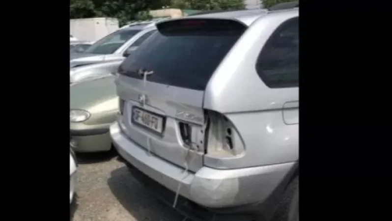 Արարատյան մաքսատան տարածքում կայանված մեքենան թալանել են