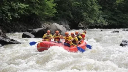 Լուսանկարներ. Երեկ Դեբեդում ռաֆտել են ՏԿԵ նախարար Սուրեն Պապիկյանն ու ՀՀ բոլոր մարզերի մարզպետները