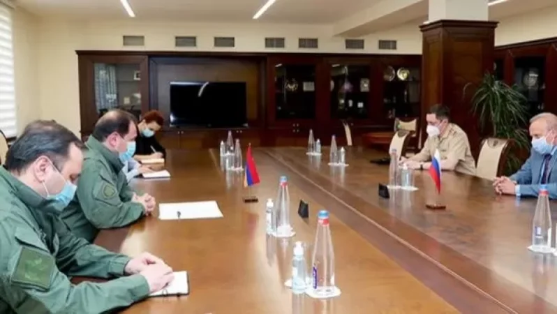 ՀՀ պաշտպանության նախարարը հանդիպել է ՌԴ դեսպանի հետ
