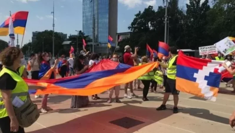 Շվեյցարիայի հայ համայնքը բողոքի ցույց անցկացրեց Ժնևում ՄԱԿ-ի գրասենյակի դիմաց