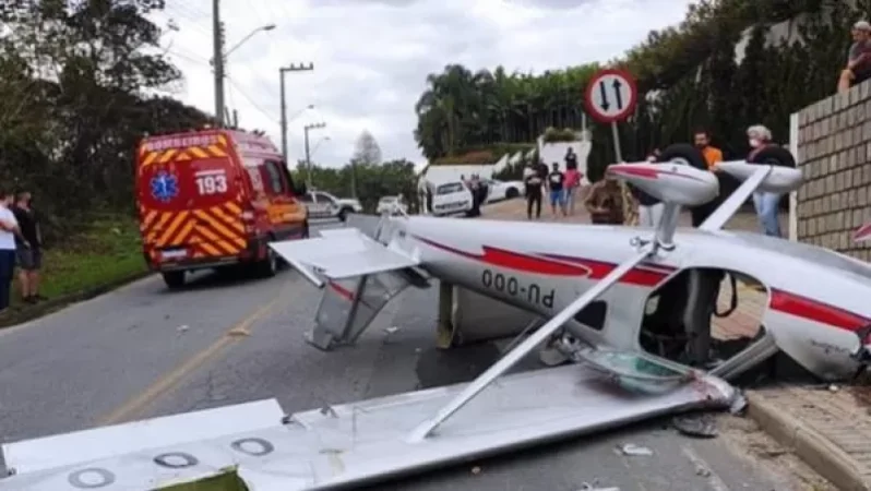 Բրազիլիայում ավտովարորդները հրաշքով խուսափել են ինքնաթիռի հետ բախումից