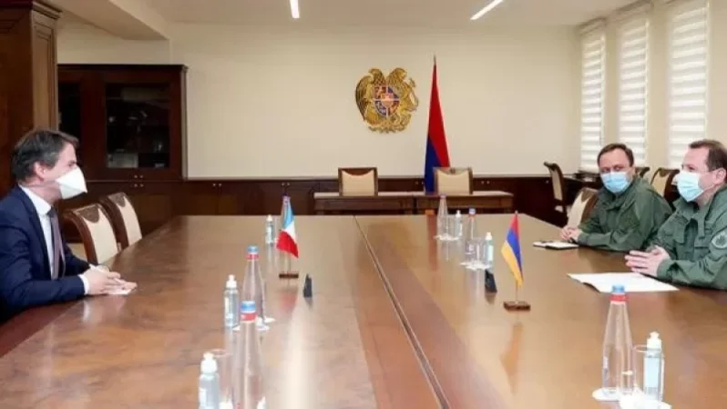 Պաշտպանության նախարարն ընդունել Ֆրանսիայի դեսպանին. անդրադարձ է եղել թուրք-ադրբեջանական զորավարժություններին