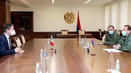 Պաշտպանության նախարարն ընդունել Ֆրանսիայի դեսպանին. անդրադարձ է եղել թուրք-ադրբեջանական զորավարժություններին