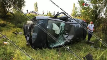 Երևան-Սևան ավտոճանապարհին Suzuki-ն 30 մետր մի քանի պտույտ գլորվելով՝ կողաշրջված վիճակում հայտնվել է ձորակում