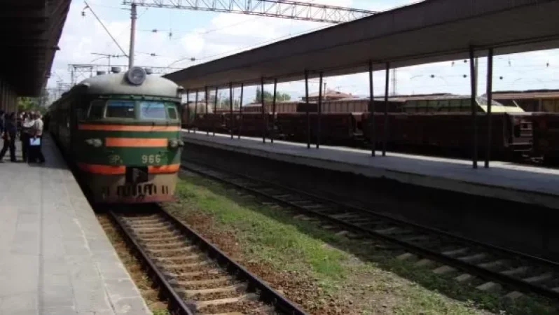 «Հրապարակ». Հայաստանից գնացքները չեն կարող հասնել Փոթիի կամ Բաթումիի նավահանգիստներ. սեպտեմբերի 1-16-ը չի գործի երկաթգիծը