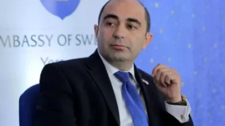 Շնորհավորում եմ մեր հարգելի հովիվներին. Էդմոն Մարուքյան