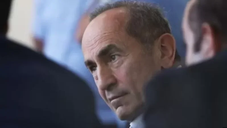 Ռոբերտ Քոչարյանի պաշտպանը միջնորդեց հետաձգել դատական նիստը, սակայն դատարանը չհամաձայնեց