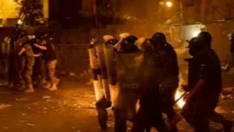 Մակրոնի այցից հետո ցույցեր Բեյրութում. ոստիկանությունն արցունքաբեր գազ է կիրառել