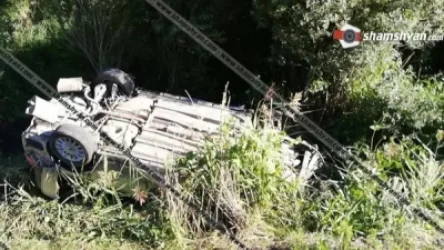 Լոռու մարզում Nissan Teana-ն դուրս է եկել երթևեկելի գոտուց և 30 մետր բարձրությունից գլխիվայր հայտնվել ձորում