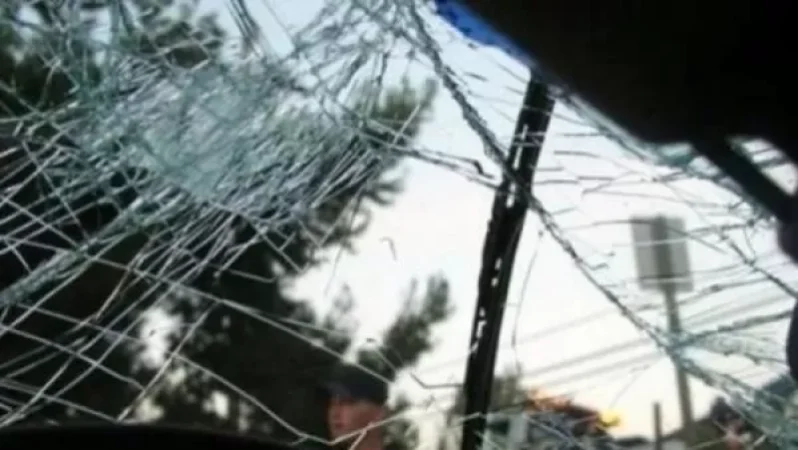 32-Year-Old Driver Goes Off Road and Crashes into Pole in Yerevan