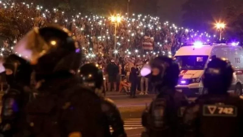 Մինսկում ցույցերը ցրելու ժամանակ հրաձգություն է տեղի ունեցել. լրագրող է վիրավորվել