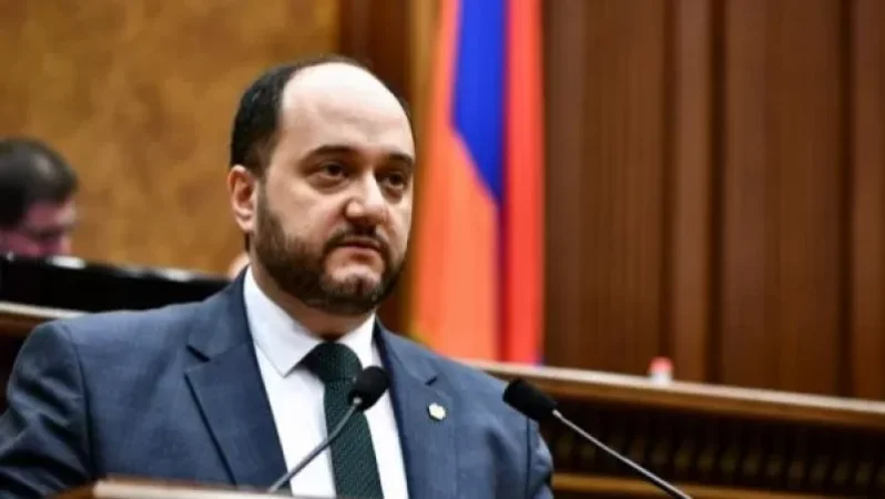 «Ժողովուրդ». Արայիկ Հարությունյանը որոշել է, որ բուհերի հոգաբարձուների խորհուրդներում այլևս չպետք է լինեն պատգամավորներ