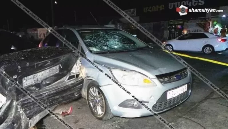 51-ամյա վարորդը Ford Focus-ով վրաերթի է ենթարկել Lexus-ի և Mercedes-ի վթարի հետևանքով դեպքի վայրում գտնվող ՃՈ հետաքննիչին և 6 քաղաքացու