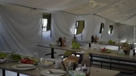 Վրանային ճաշարաններ՝ 5-րդ զորամիավորման զորամասերից մեկում