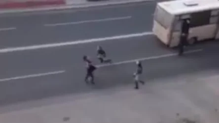 ՏԵՍԱՆՅՈՒԹ. Բելառուս ուժայինները բակերում ու փողոցներում ծեծի են ենթարկում հավաքի մասնակցելու փորձ կատարած անձանց