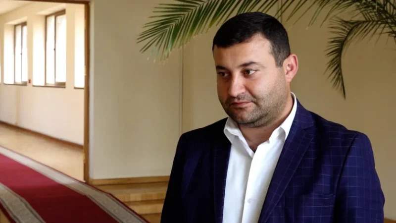 Սրբազանն իր քարոզը պետք է անի աղոթքների միջոցով, բայց ինքը դարձել է քաղաքական գործիչ. ՔՊ–ական պատգամավոր