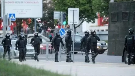 Մինսկում ՕՄՕՆ-ն արգելափակել է երթևեկությունն Անկախության պողոտայում