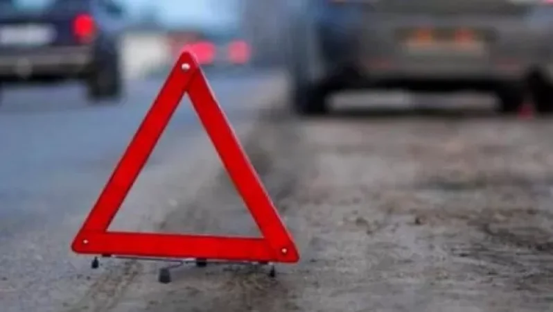 BMW Car veers off the road and crashes into the barrier